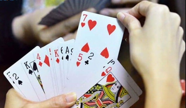 Phỏm Đỉnh Cao - Giải Mã Bí Mật Chinh Phục Bài Phỏm iwin68